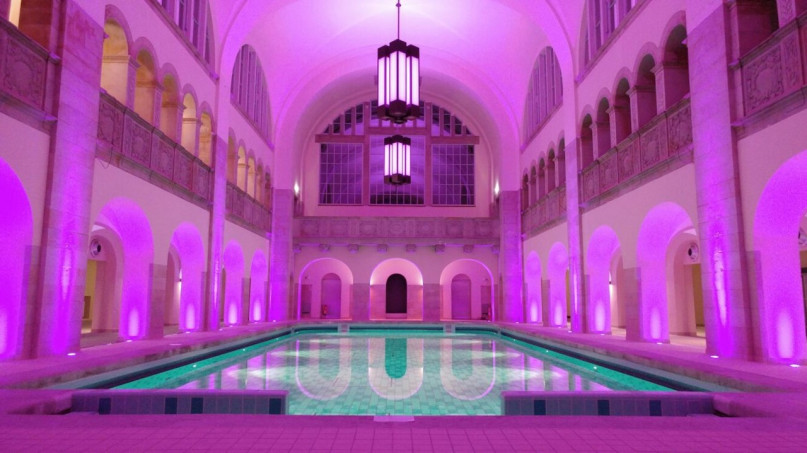 01 berlinlocationplush747