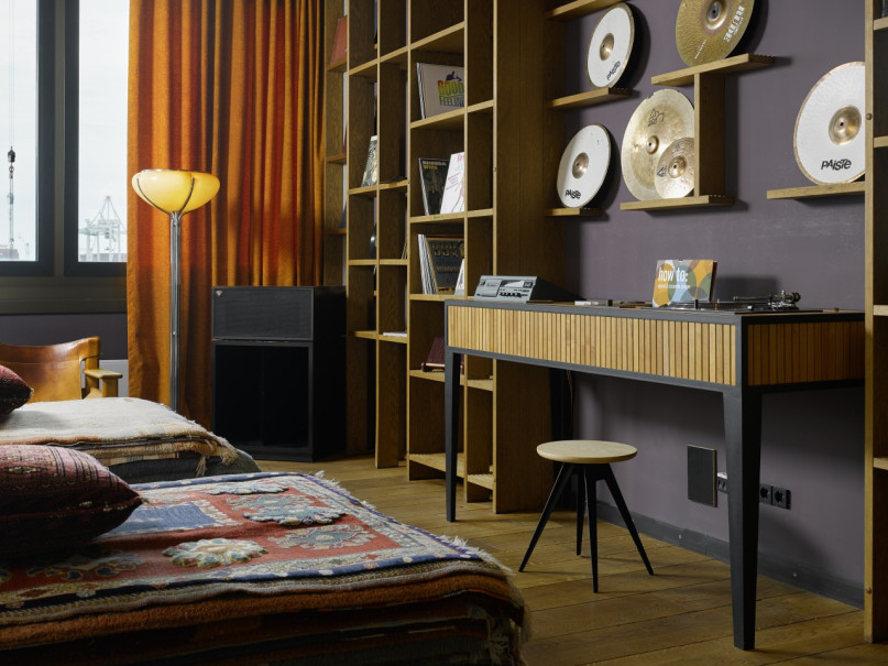 25h hafencity stephanlemke vinylroom medium 2