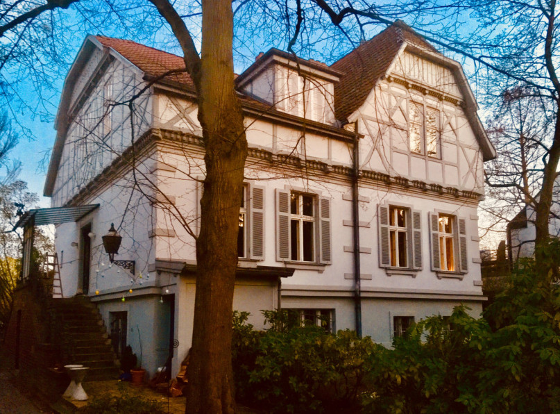 648c1d6e 1998 4451 a303 34389cf5bbbf (1)