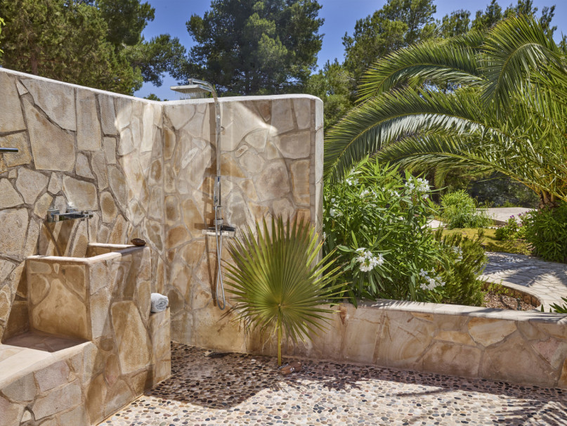 plush 74 casa media luna ibiza 91322 5