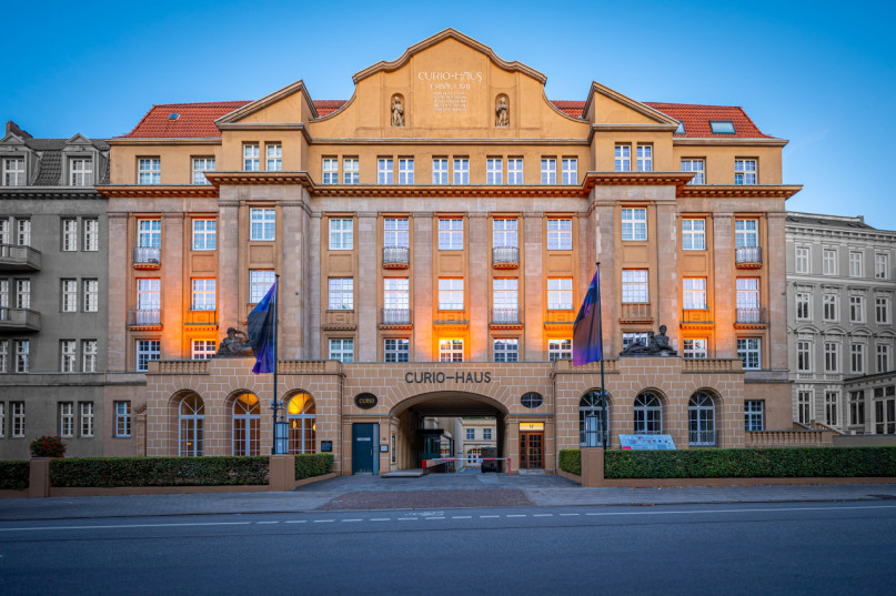 plush74 curio house 19