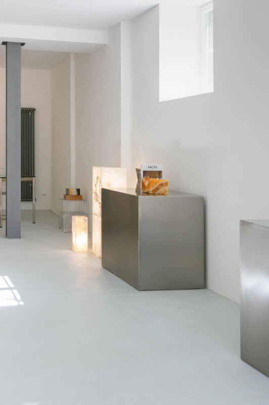 felpa74 sala de exposiciones junto al lago 1(1)