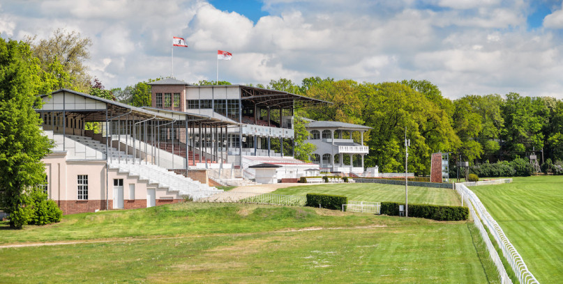 pluche74 renbaan berlijn 2