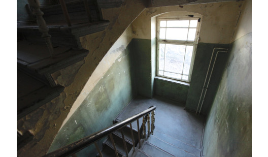 plush74 abandoned staircase 10 (1)