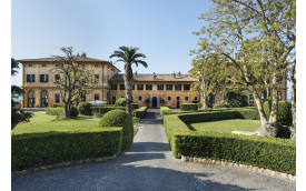 LUXURY HOTEL ROME AREA