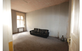 MINT GREEN 1980'S KITCHEN APARTMENT