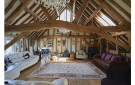 FARMHOUSE WITH GARDEN UNITED KINGDOM