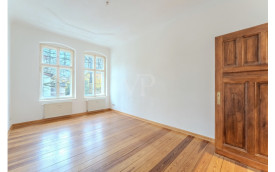 Bright and spacious Berlin Altbau