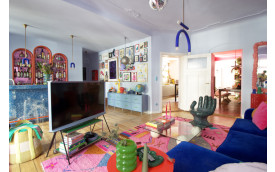 VIBRANT CREATIVE APARTMENT WITH BAR