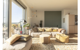 LUMINOUS KREUZBERG MAISONETTE