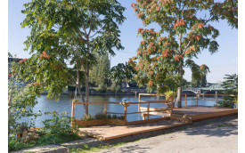 CHARMING INDUSTRIAL TERRACE WITH WATER DOCK