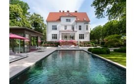 VILLA MIT POOL BERLIN