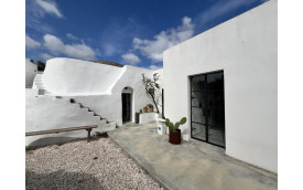 GEOMETRISCHE VILLA APULIEN