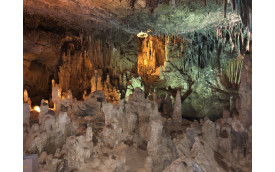 STALACTITE CAVE ITALY
