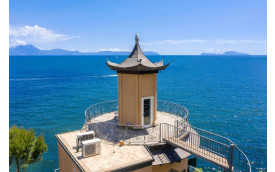 SEASIDE VILLA NAPLES