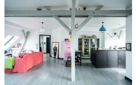 VINTAGE ROOFTOP APARTMENT