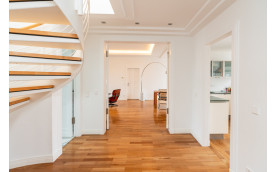 MODERNE DACHTERRASSEN-WOHNUNG