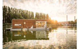 Modern Houseboat Berlin