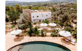 NOMADIC LUXURY RETREAT