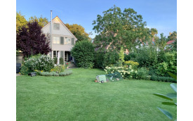 PRIVATE HOUSE WITH POOL