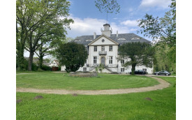 BOURGEOIS SUMMER HOUSE