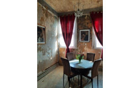 THE GLASS COUNTRY CLUB HOUSE