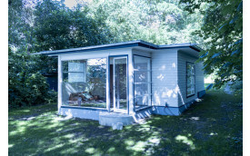 TINY HOUSE BY THE WATER