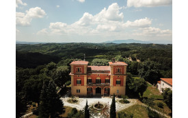 ARTIST VILLA TUSCANY