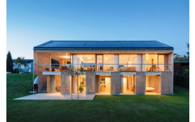 MODERN WOODEN COUNTRY HOUSE