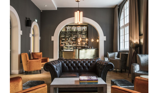 01 berlinlocationplush743