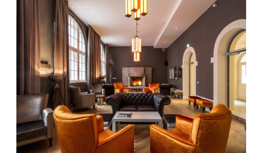 01 berlinlocationplush744