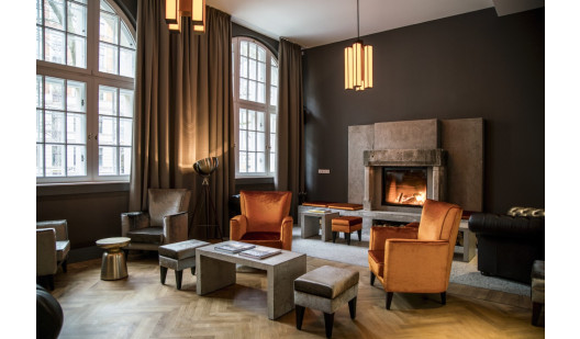 01 berlinlocationplush745