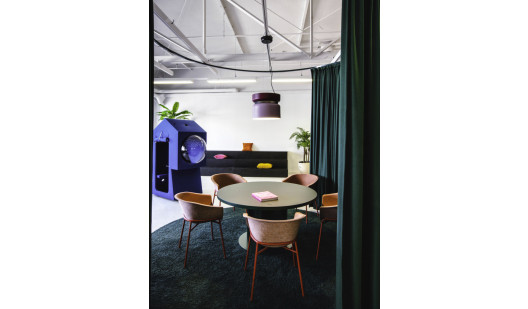 200905 loqi werner aisslinger office image 4 (2)