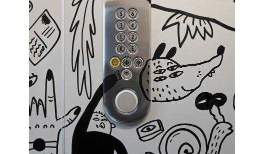 25h trip stephanlemke stairs medium 4