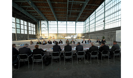 445 airport neuhardenberg konferenz 1