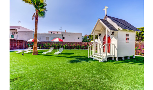 ajp9513and8more2019 12 outdoor chalet sun079