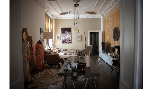 berlinlocationplush745jpeg2