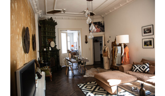 berlinlocationplush745jpeg5