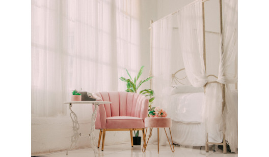 plus74 rose petal heaven loft la location1