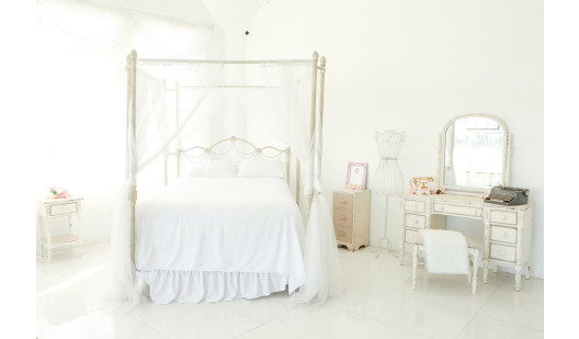 plus74 rose petal heaven loft la location14