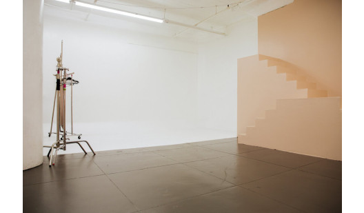 plus74 rose petal nude studio la location12