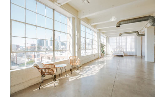 plus74 rose petal skyline loft la location11