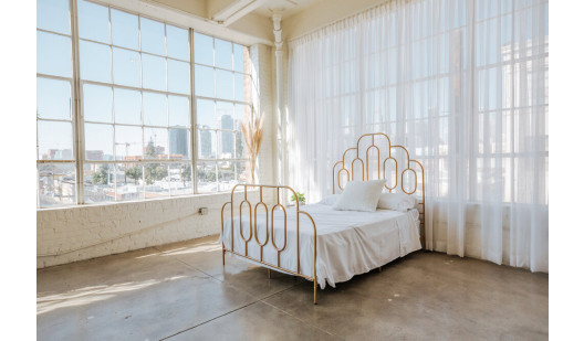 plus74 rose petal skyline loft la location4