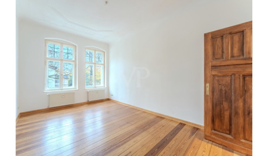 plush 74 bright and spacious berlin altbau 98701 3