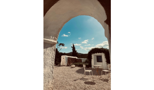 plush74 artist farmhouse ibiza 3