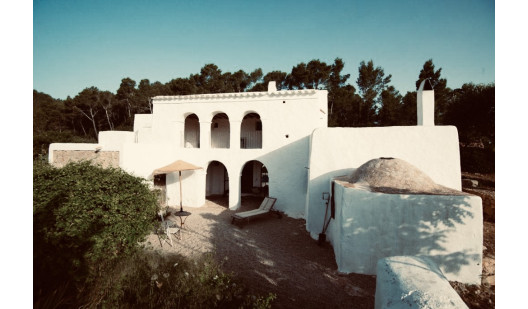 plush74 artist farmhouse ibiza 4