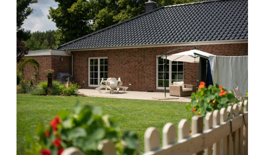 plush74 berlin house film photo shoot brownstone garden advertising family garage scout location 16