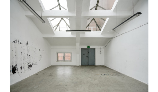 plush74 berlin warehouse industrial gallery art location film photo event scout 29