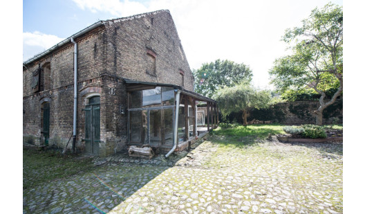 plush74 berlinarea germany melhof farm remise shooting event00003