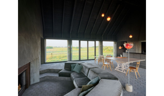 plush74 black country house 2